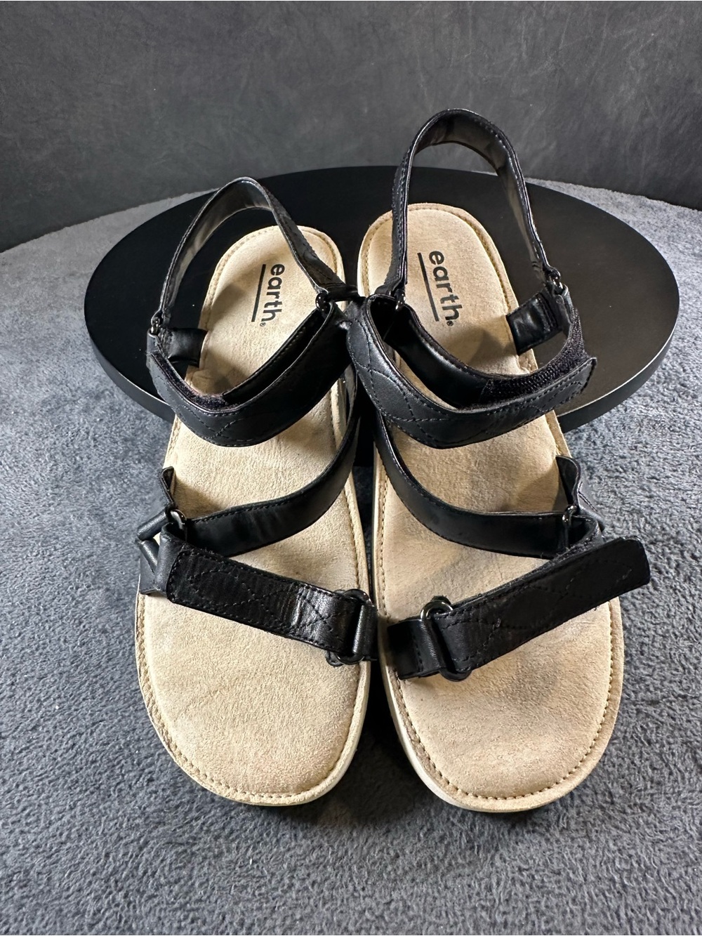 Earth Women's Leather Crisscross Strap Comfort Sandals in Black Size 11